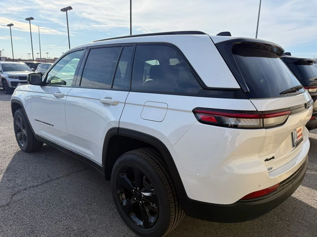 New 2025 White Jeep Altitude X image 8