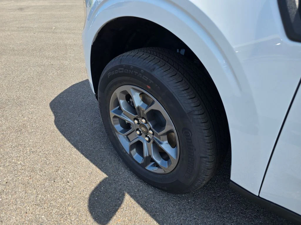 New 2026 Oxford White Ford XLT image 9