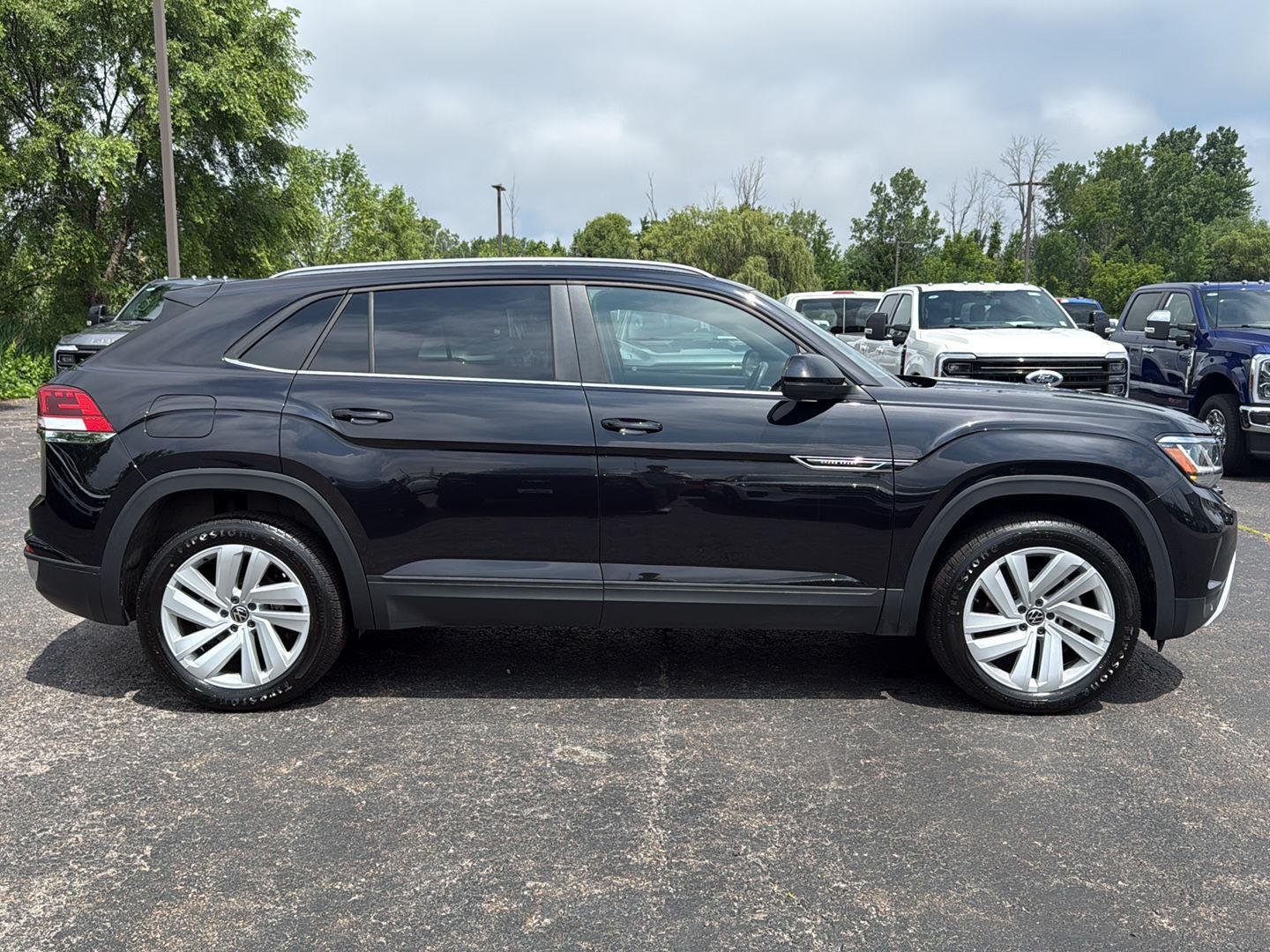 Used 2022 Deep Black Pearl Volkswagen 2.0T SE w/Technology image 22