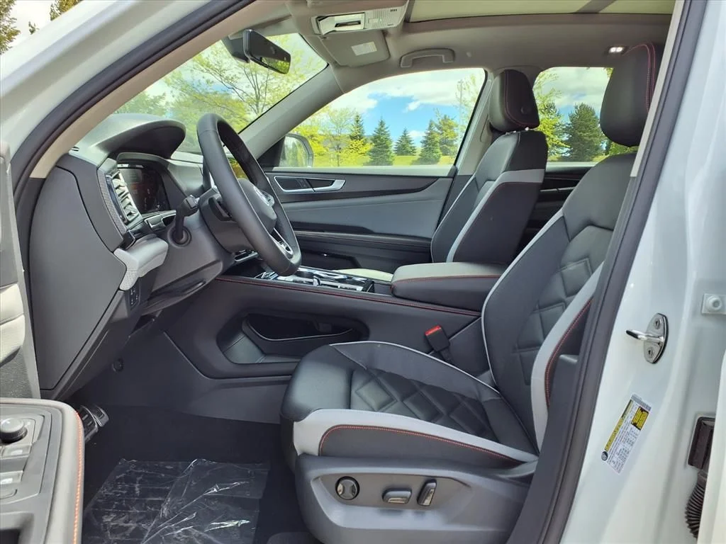 New 2026 opal white pearl Volkswagen Peak Edition image 12