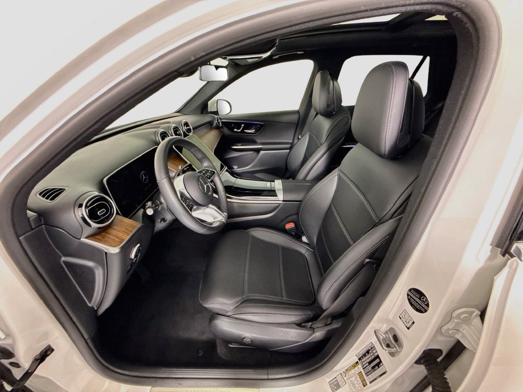 Certified Used 2026 Polar White Mercedes-Benz GLC 300 image 19