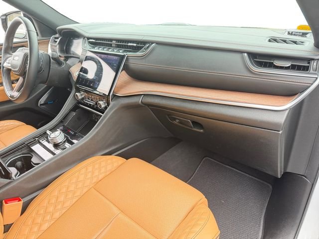 Used 2022 White Jeep Summit 4xe image 13
