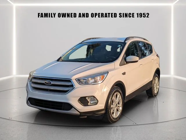 Used 2018 Ford Escape SE with VIN 1FMCU0GD0JUB52053 for sale in Clearwater, FL