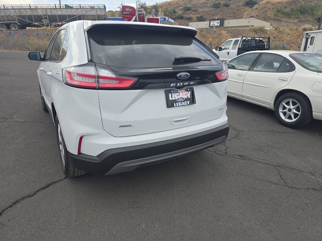 Used 2024 White Ford SEL image 4