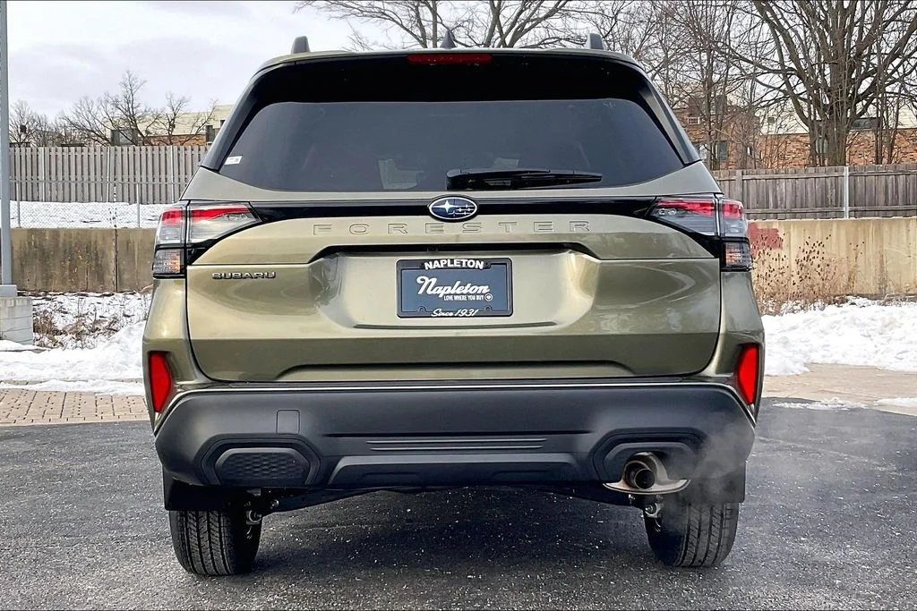 New 2026 AUTUMN GREEN METALLIC Subaru Premium image 4