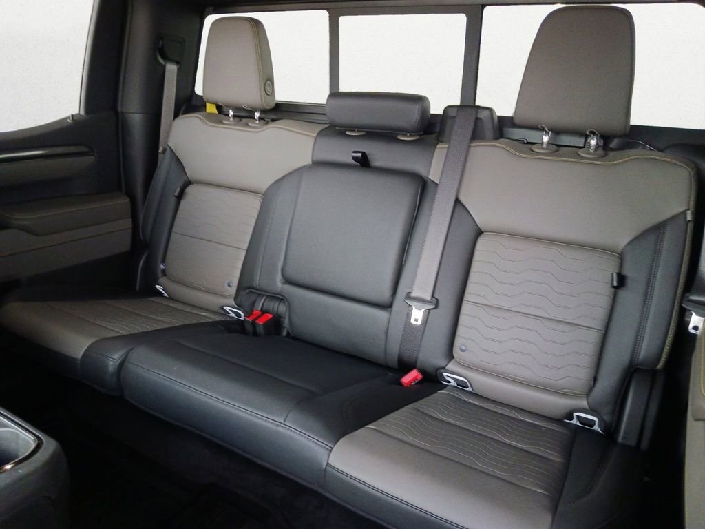 Used 2025 Summit White Chevrolet ZR2 image 9