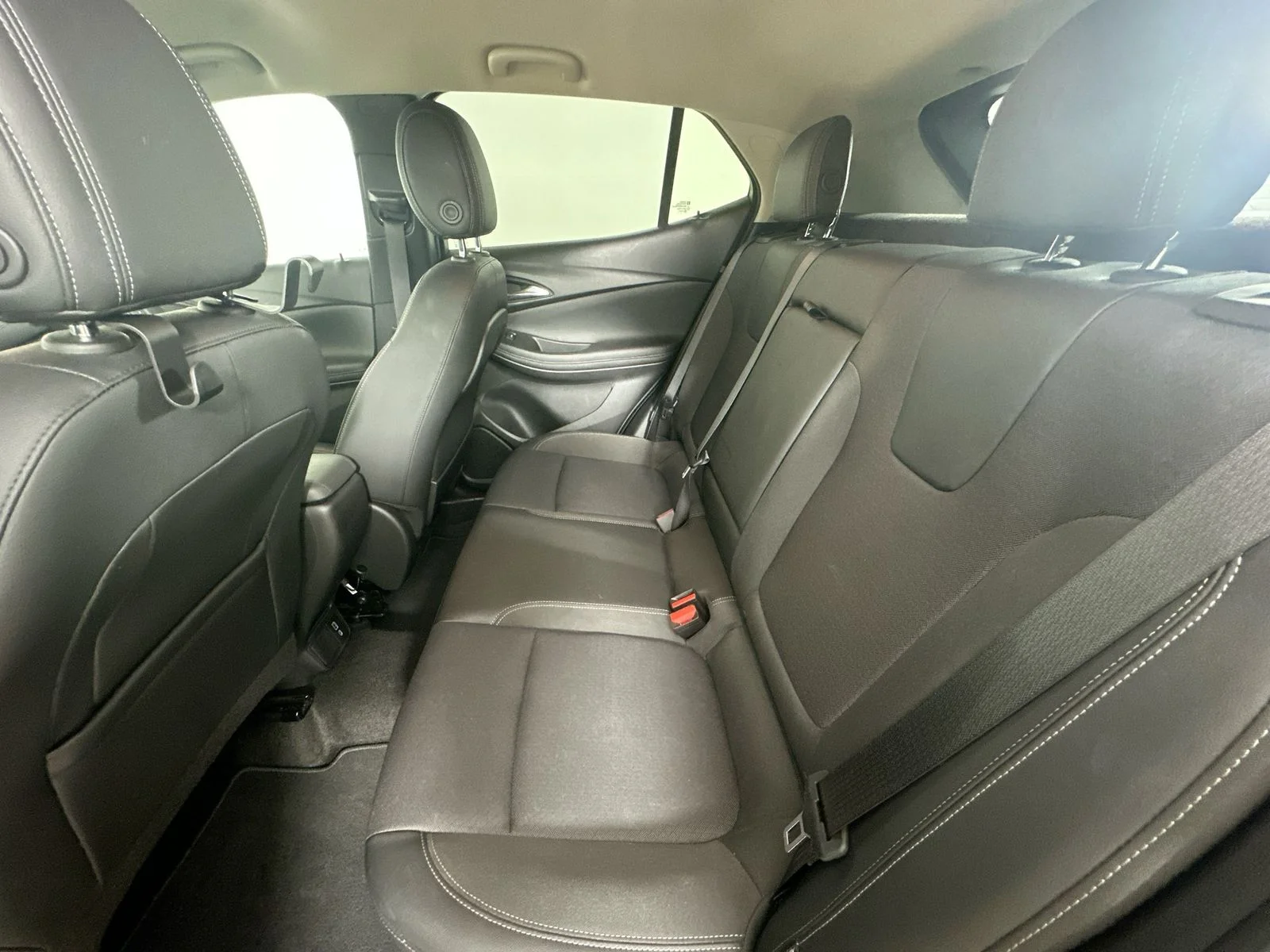Used 2023 Red Buick  image 38