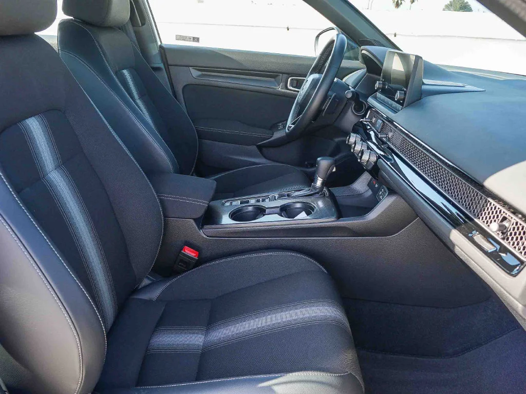 2024 Honda Civic Hatchback Sport - Photo 18