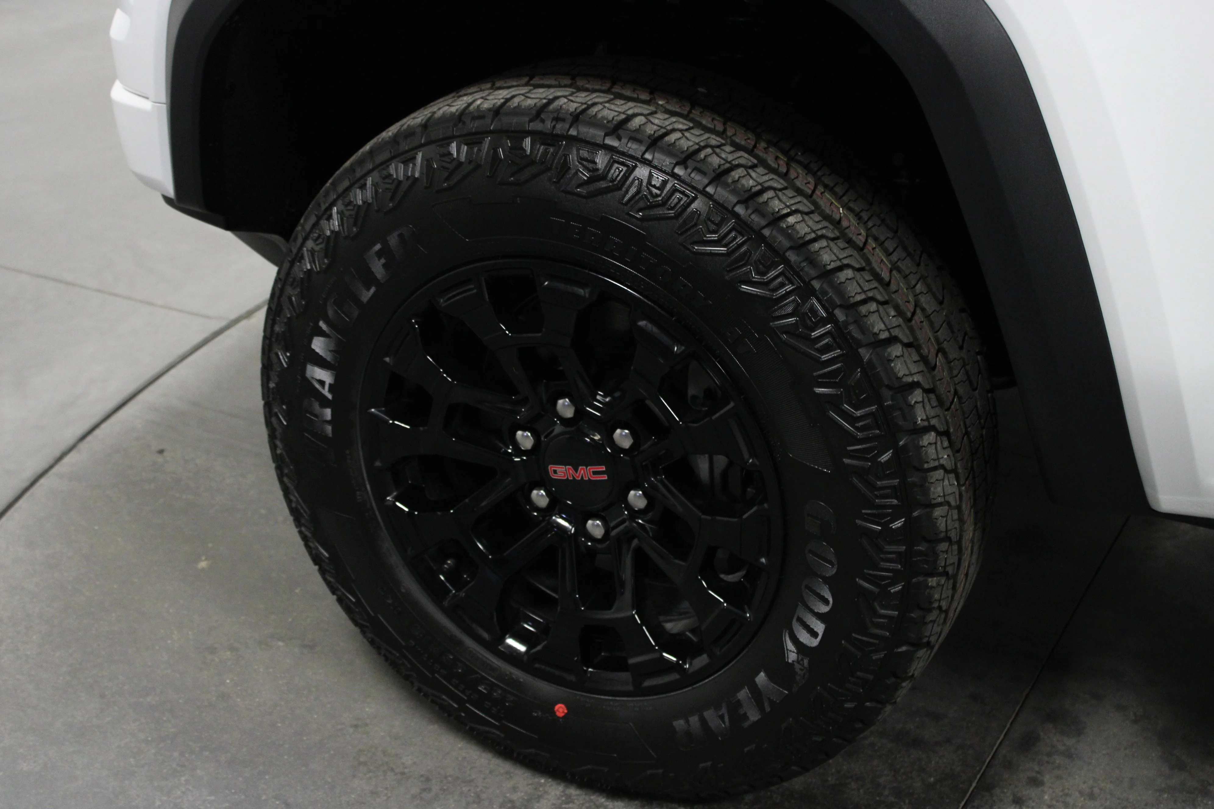New 2026 Summit White GMC Elevation image 10