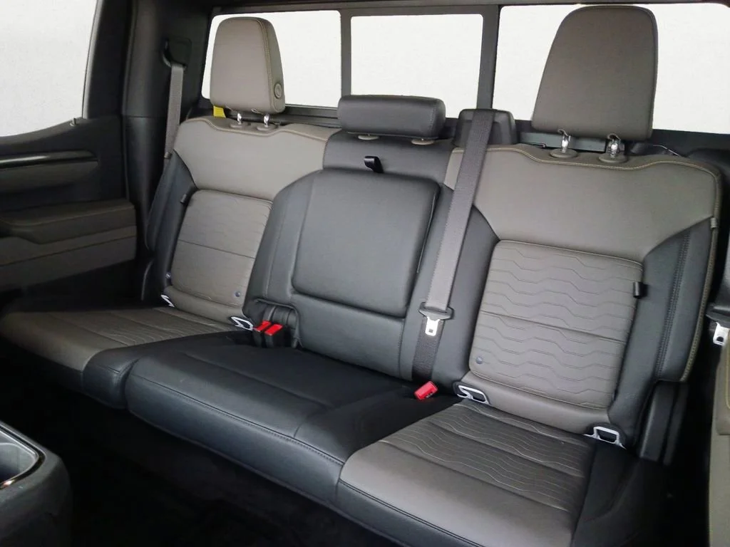Used 2025 Summit White Chevrolet ZR2 image 9