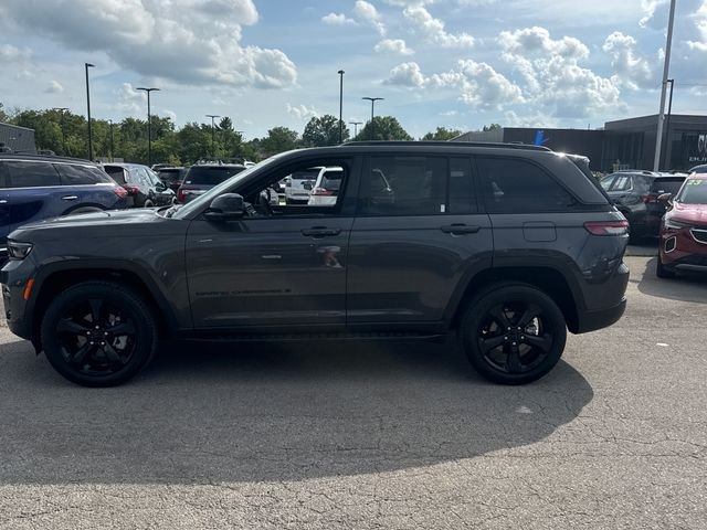 Used 2025 Gray Jeep Limited image 2