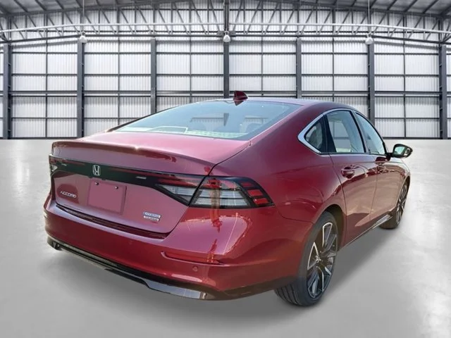 New 2026 Radiant Red Metallic Honda Touring image 5