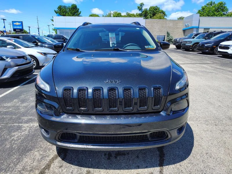 Used 2016 Black Jeep Latitude image 2