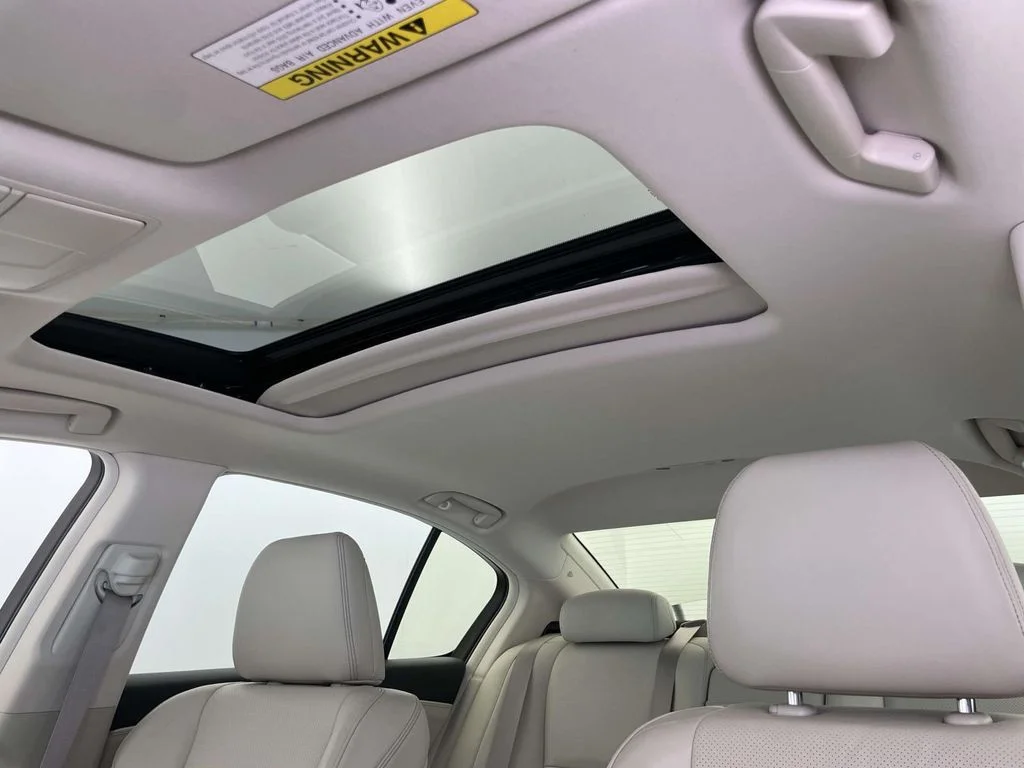 Used 2016 White Acura Base image 15