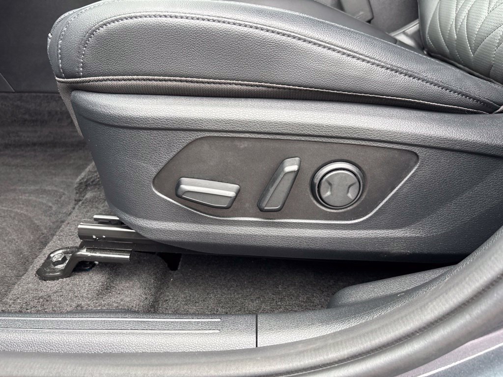 Used 2025 Gray Kia X-Line image 13