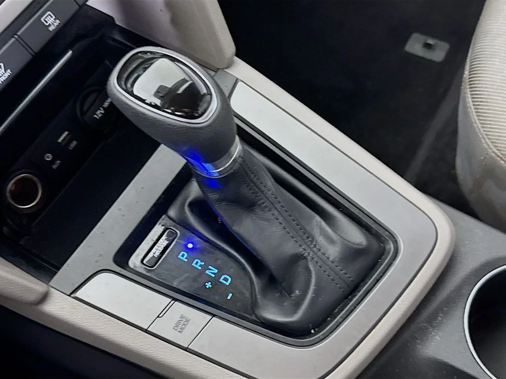 Used 2017 Gray Hyundai SE image 19