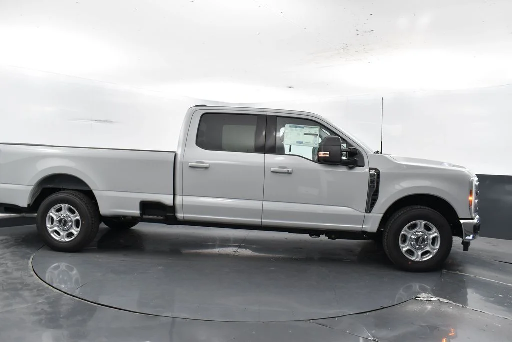New 2026 White Ford XLT image 5
