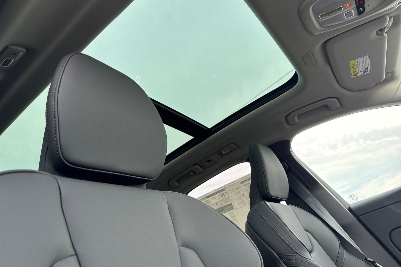 2026 Volvo XC60 Plus - Photo 16