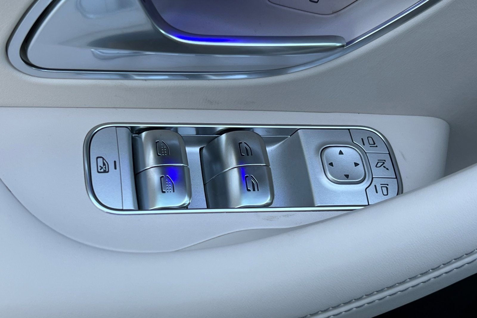 New 2026 Moonlight White Metallic Mercedes-Benz 63 S AMG® image 15