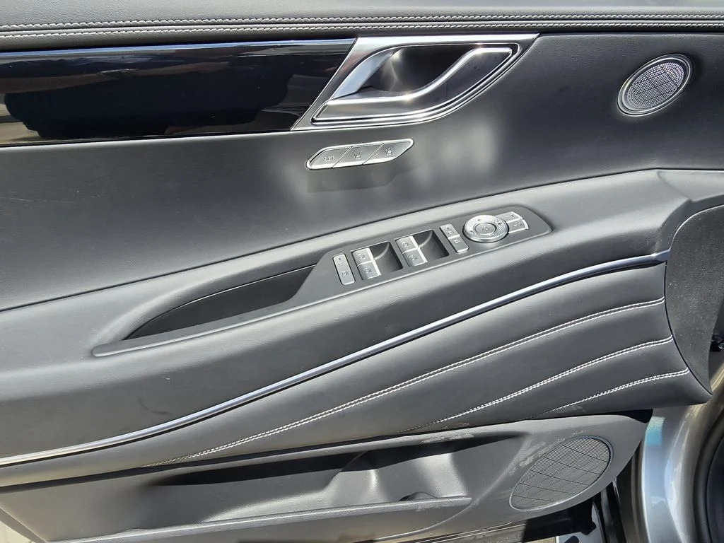 New 2027 Silver Genesis 2.5T image 15