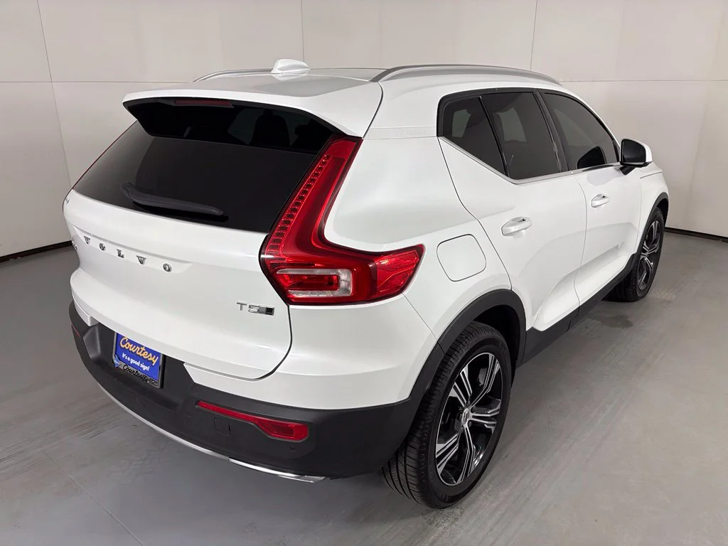 Used 2020 White Volvo T5 Inscription image 8