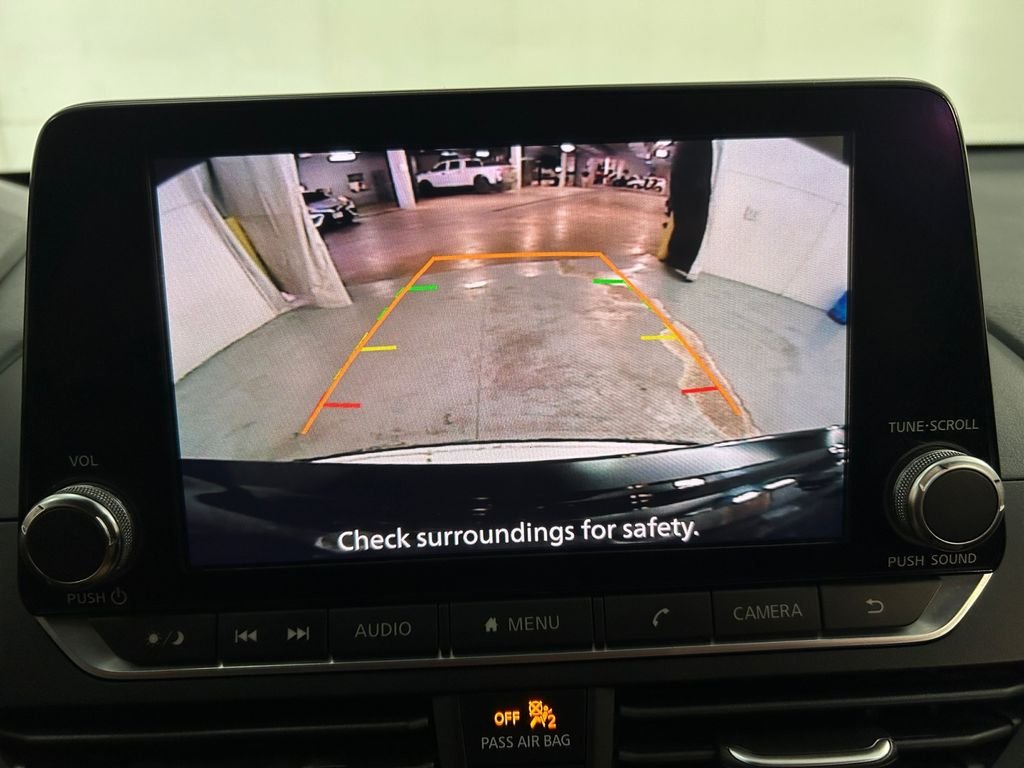 Used 2019 Black Nissan 2.5 SV image 26