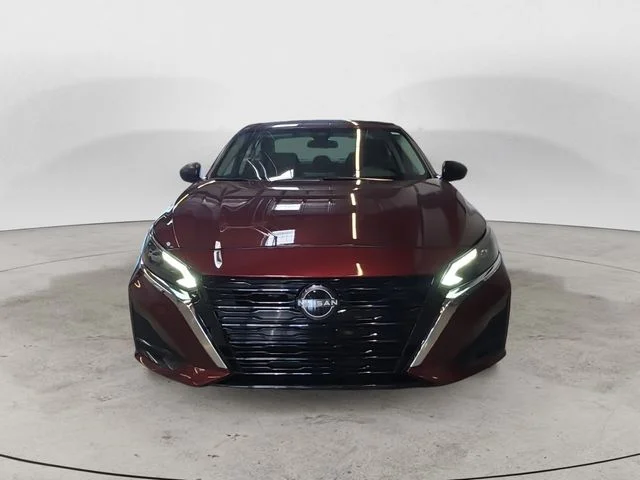 Used 2025  Nissan 2.5 SV image 2
