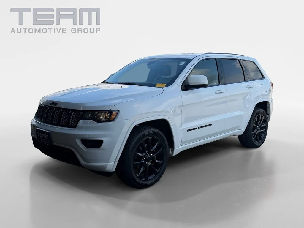 Used 2020 White Jeep Altitude image 3