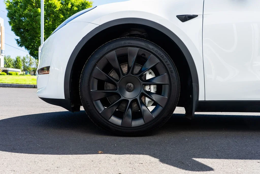 Used 2023 White Tesla Long Range image 7