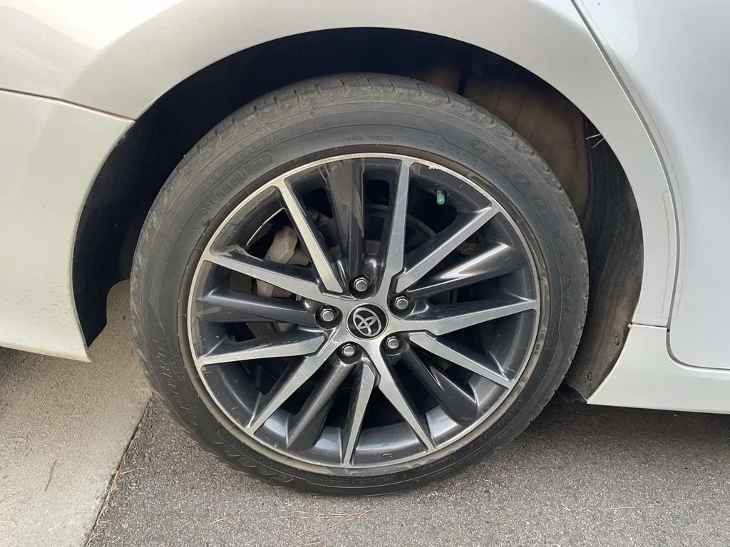 Used 2021 Wind Chill Pearl Toyota Hybrid XLE image 6