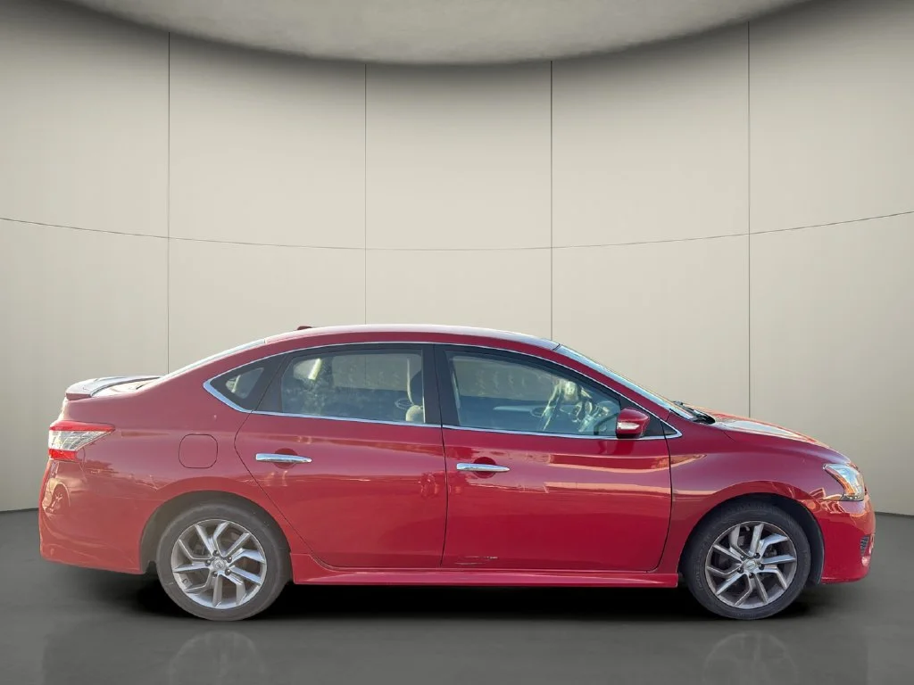 Used 2015 Red Nissan SR image 8