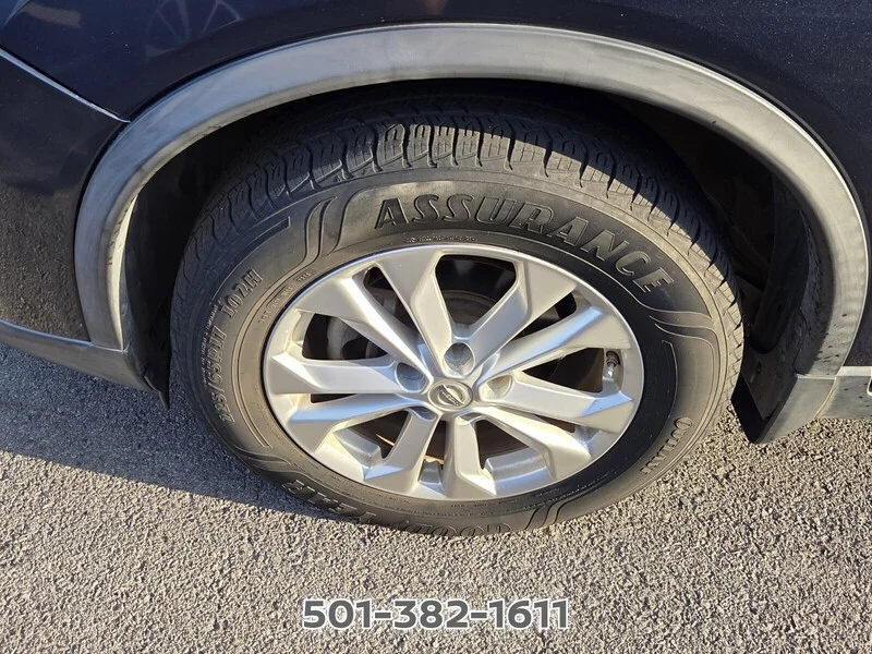 Used 2015 Arctic Blue NISSAN SV image 8
