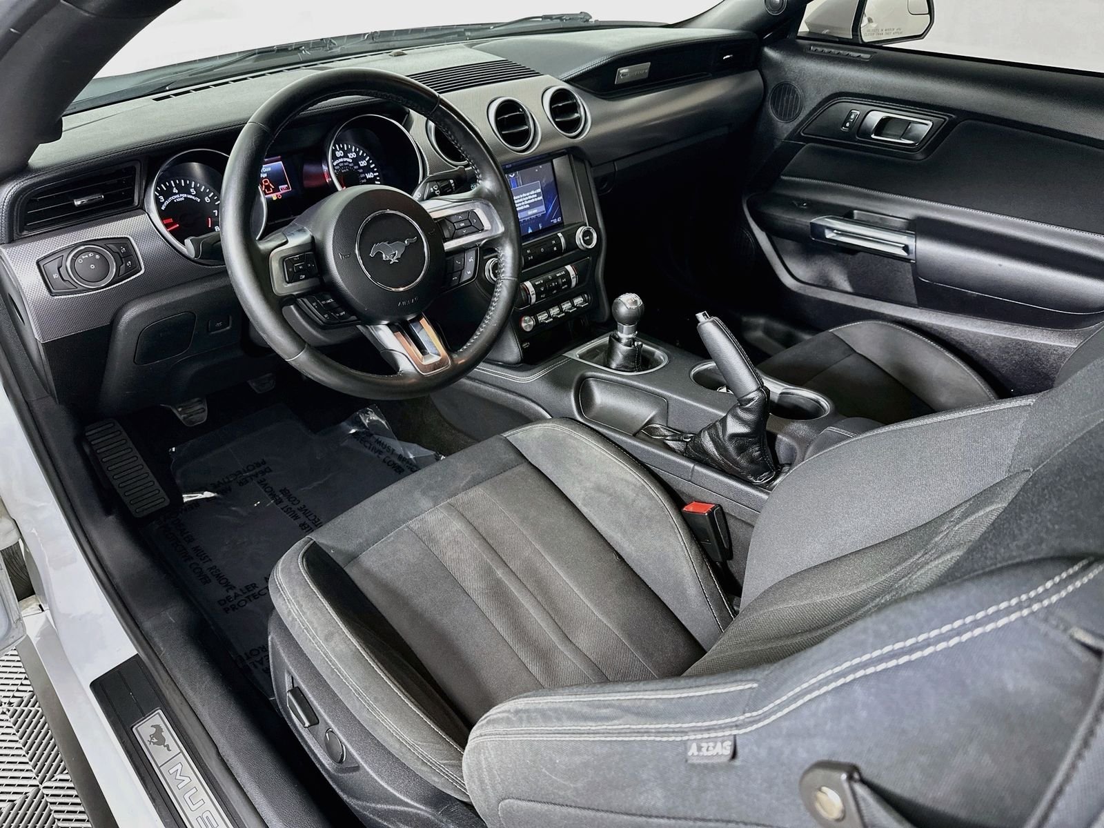 Used 2019 Oxford White Ford GT image 22