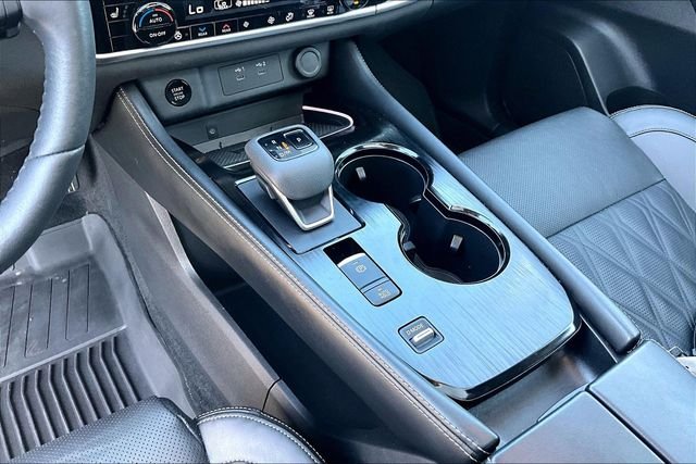 Used 2024 Gold Nissan Platinum image 11