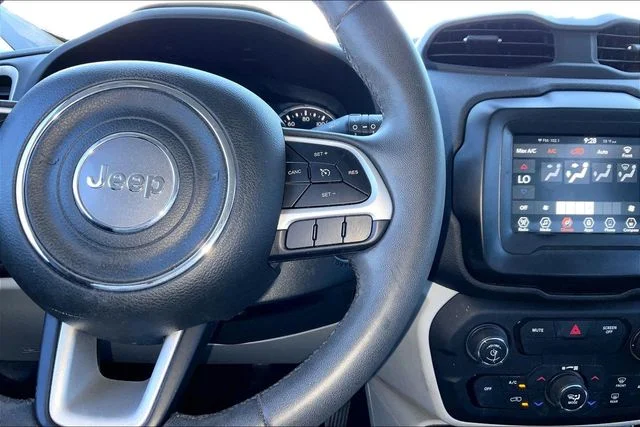 Used 2018 Gray Jeep Latitude image 21