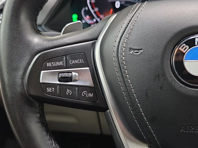 Used 2022 Arctic Gray Metallic BMW xDrive40i image 16