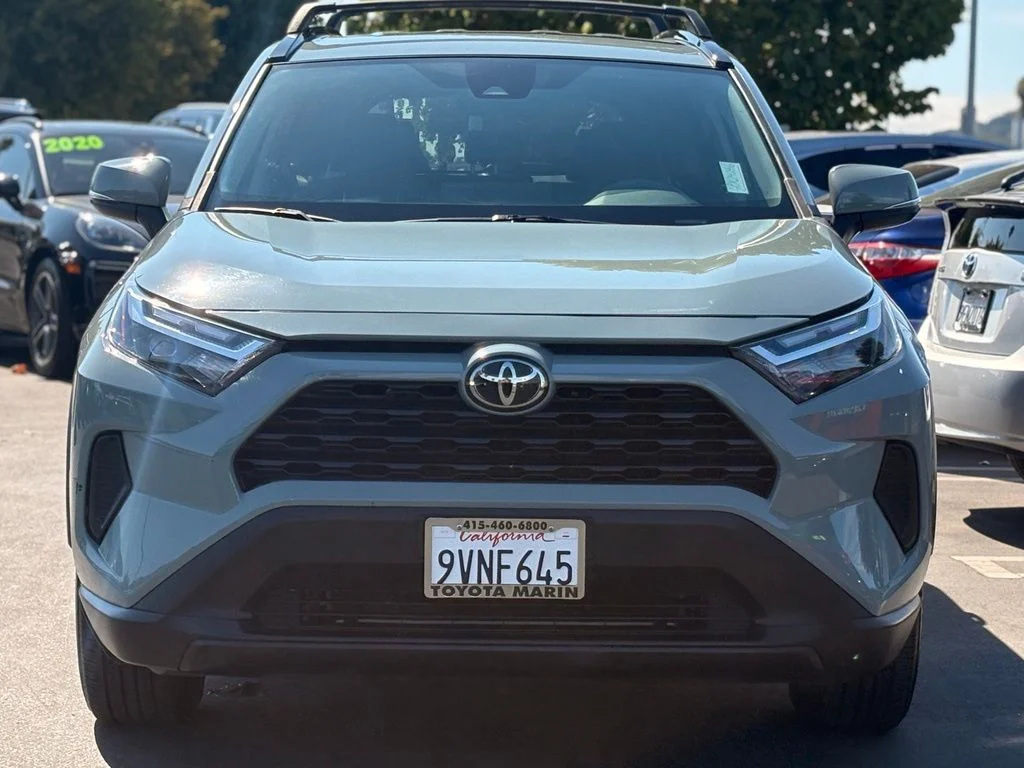 Used 2023  Toyota XLE image 9