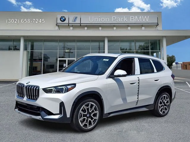 New 2026 Mineral White Metallic BMW xDrive28i image 1