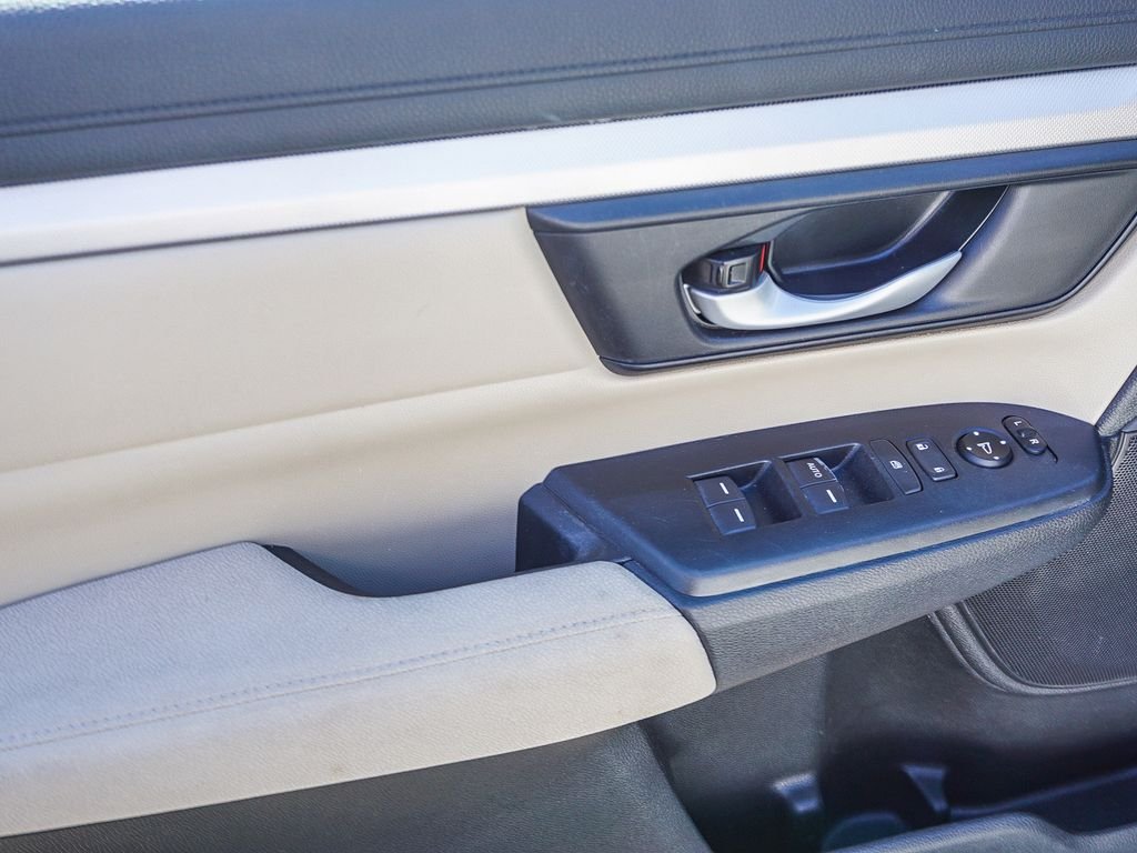 Used 2019 White Honda LX image 18