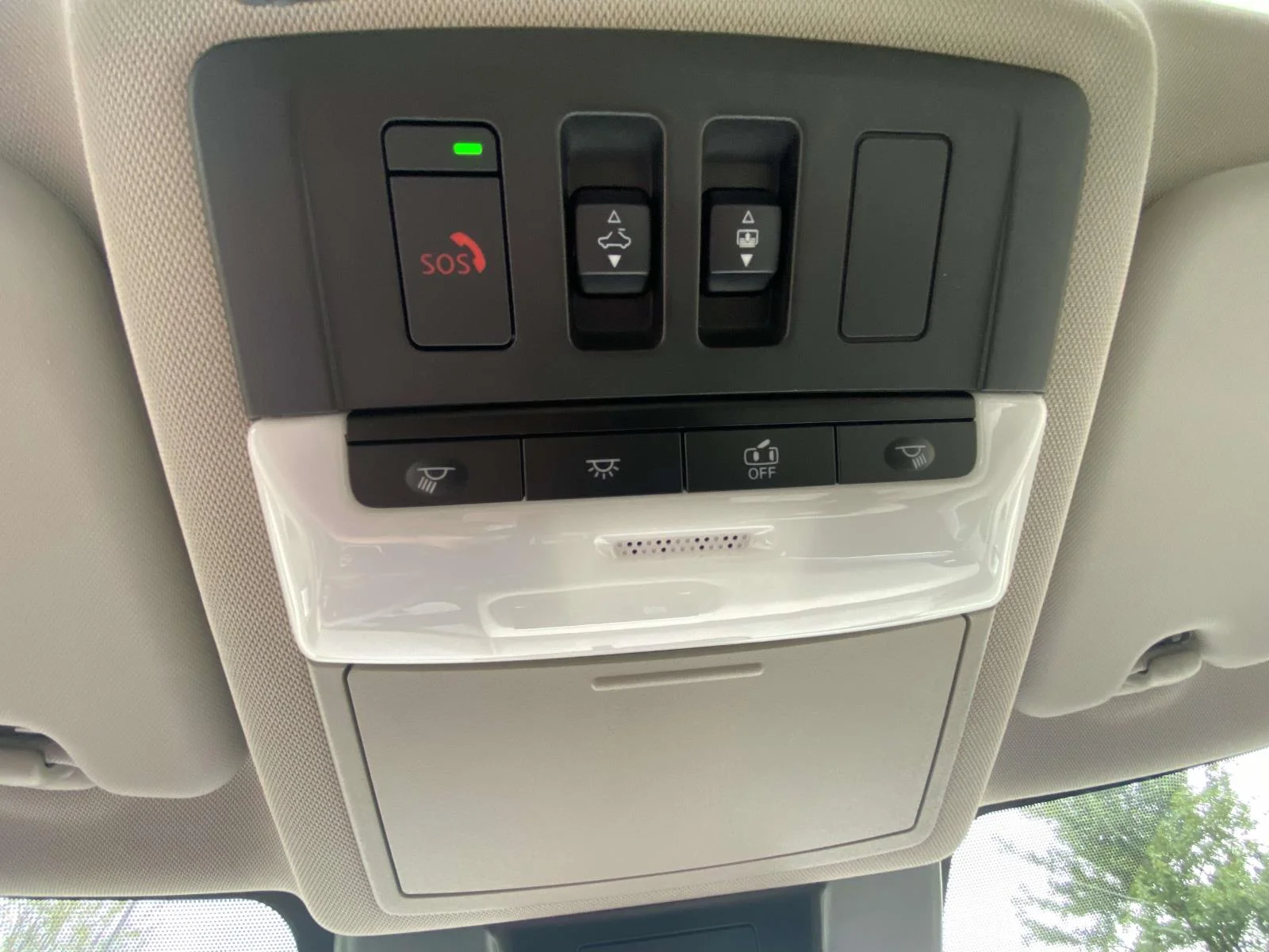 Certified Used 2024 Everest White Pearl Nissan SV image 28