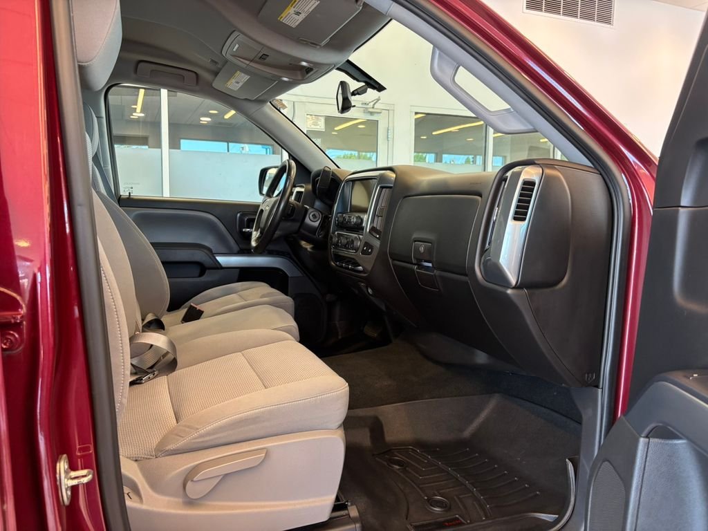 Used 2014 Red Chevrolet LT image 23