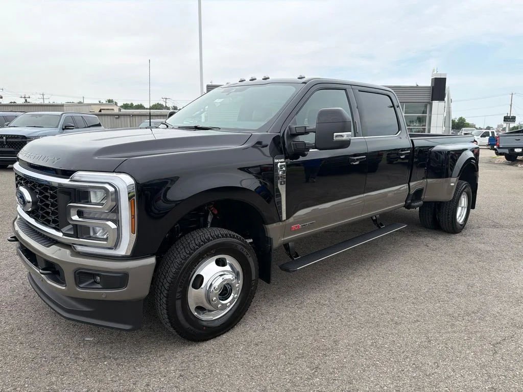 New 2026 Agate Black Metallic Ford King Ranch image 23