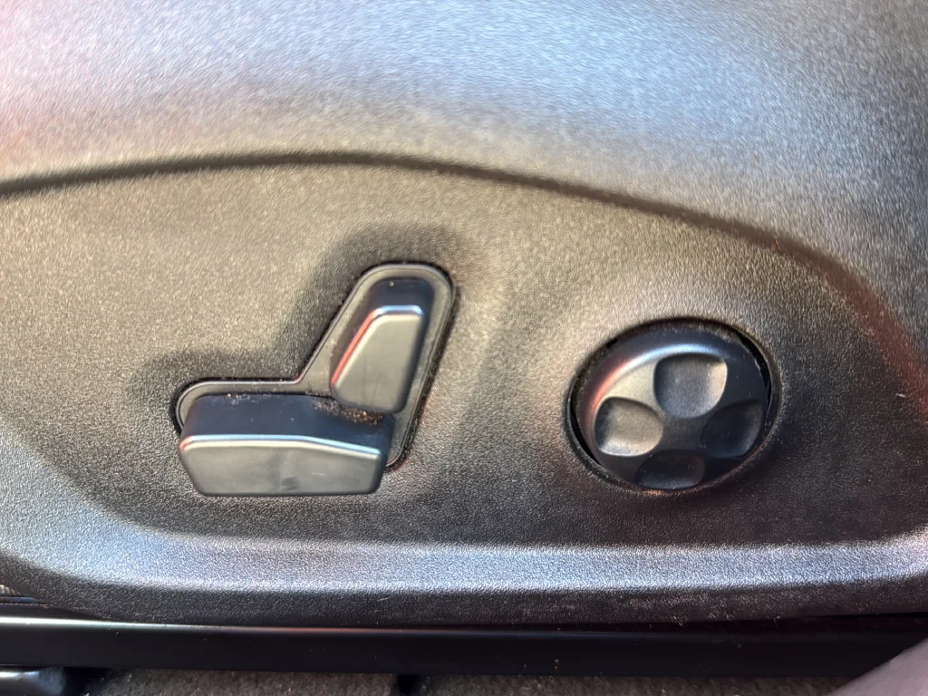 Used 2016 Orange Jeep Latitude image 15