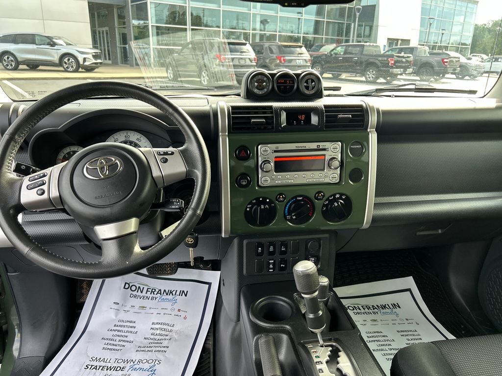 Used 2012 Green Toyota Base image 15