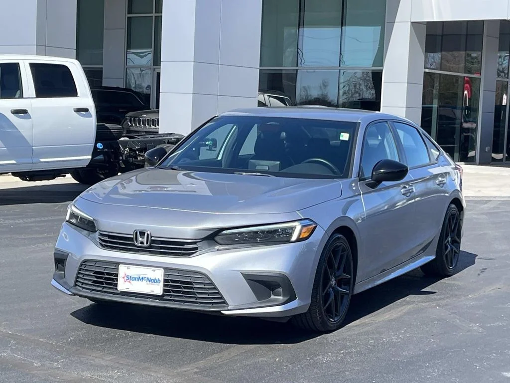 Used 2023 Lunar Silver Metallic Honda Sport image 3