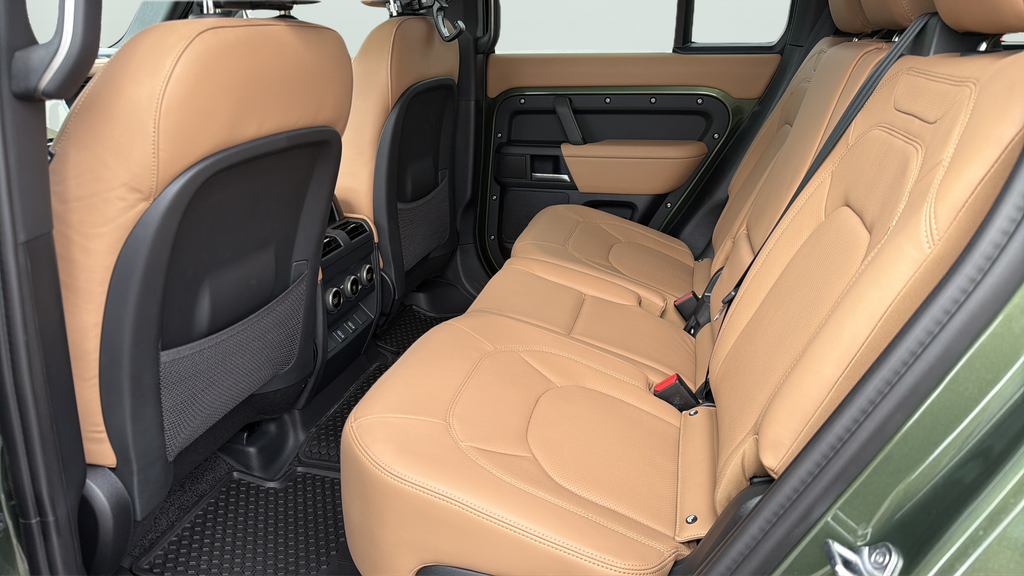 New 2026 Woolstone Green Land Rover S image 19