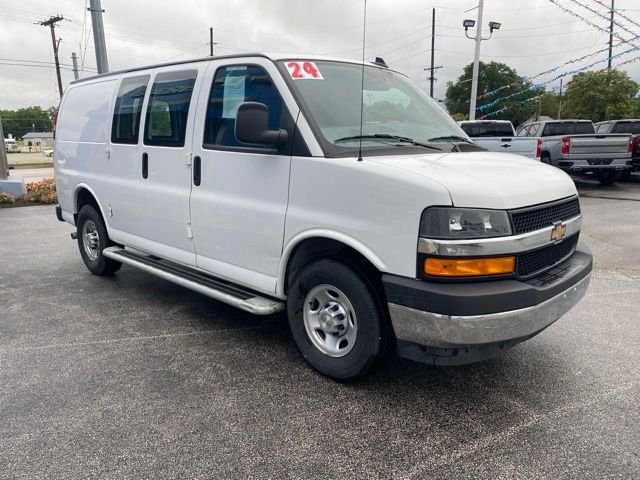 Used 2024 White Chevrolet Work Van image 7