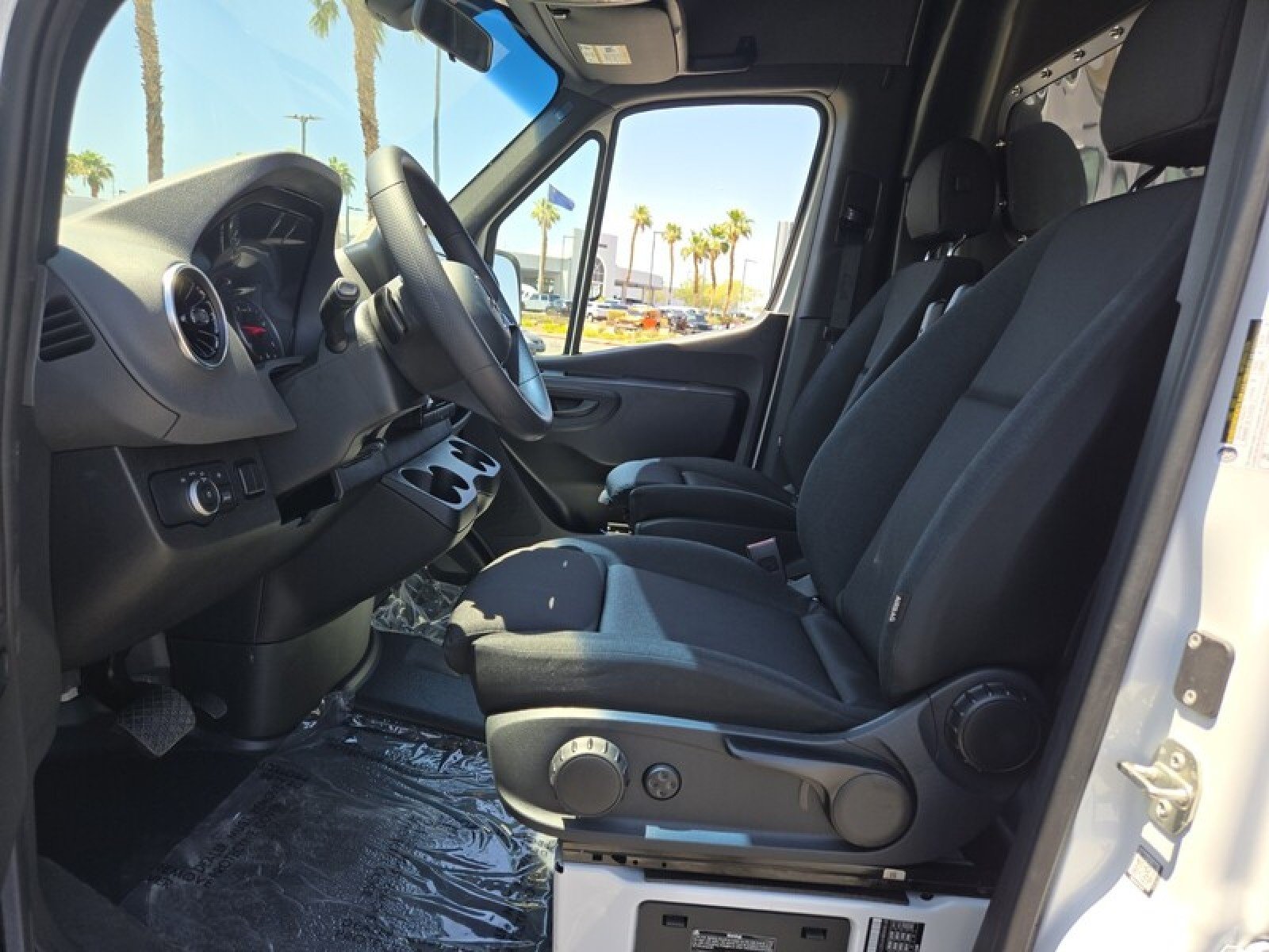 2025 Mercedes-Benz Sprinter Crew Van Base - Photo 11