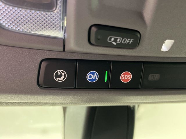 Used 2022 Silver Ice Metallic Chevrolet LT image 26