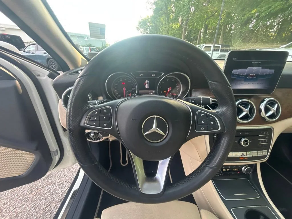 Used 2018  Mercedes-Benz GLA 250 image 12